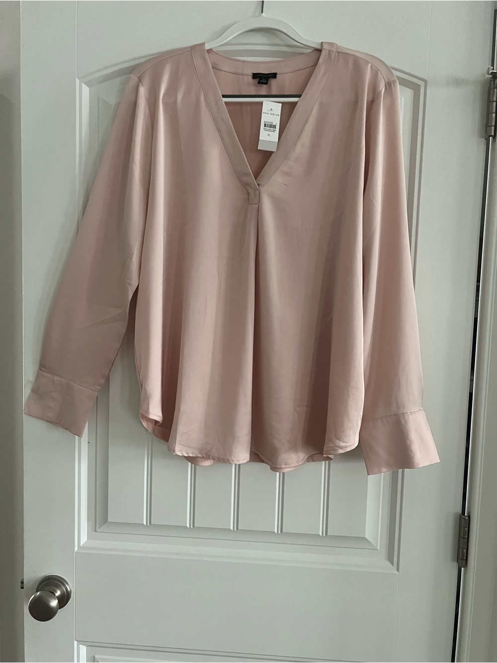 Ann Taylor Blush Pink V-Neck Long-Sleeve Blouse